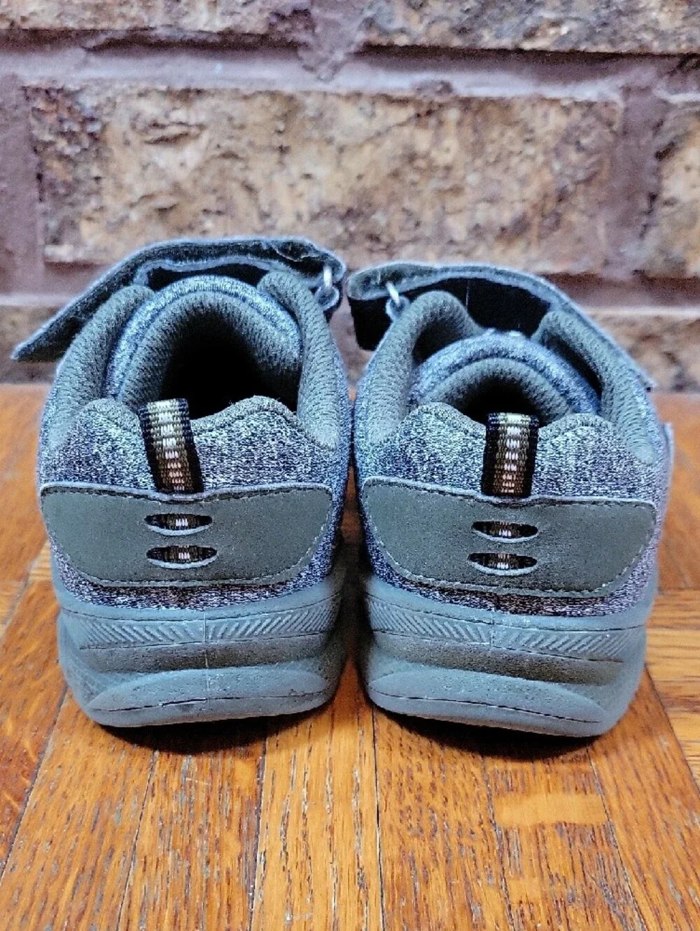 OshKosh B'Gosh Washable Shoes Size 10 M Green & Gray